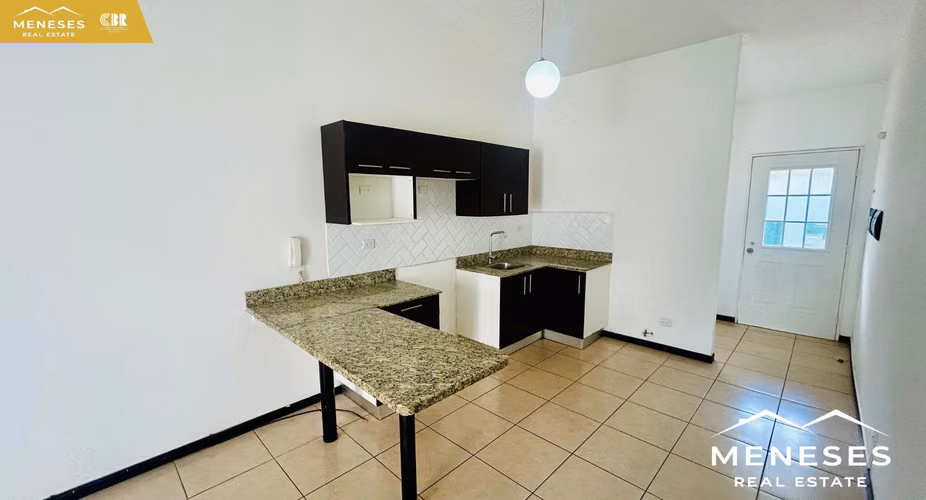 Casa en Alquiler Concasa Terrazas del Oeste | 2 Habitaciones | Patio.