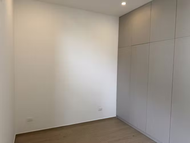 Exclusiva casa de un solo nivel en Pozos, Santa Ana