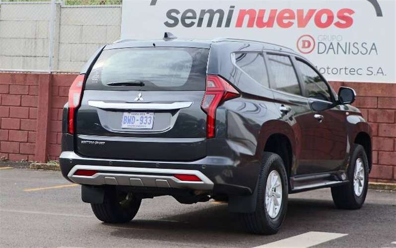 MITSUBISHI MONTERO 2022 AUTOMÁTICA DIESEL GRIS