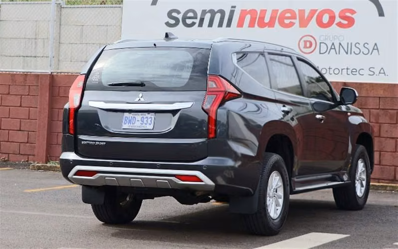 MITSUBISHI MONTERO 2022 AUTOMÁTICA DIESEL GRIS