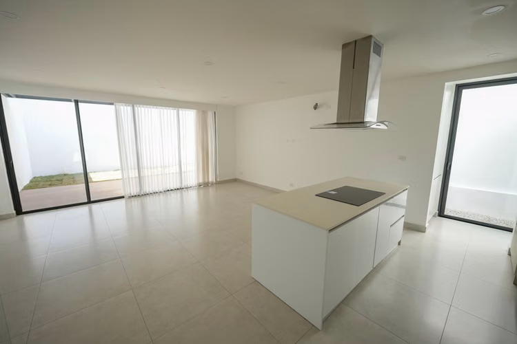 Santa Ana Boulevard | 220 m² | 3 habitaciones | Jardín y terraza - Imagen 3