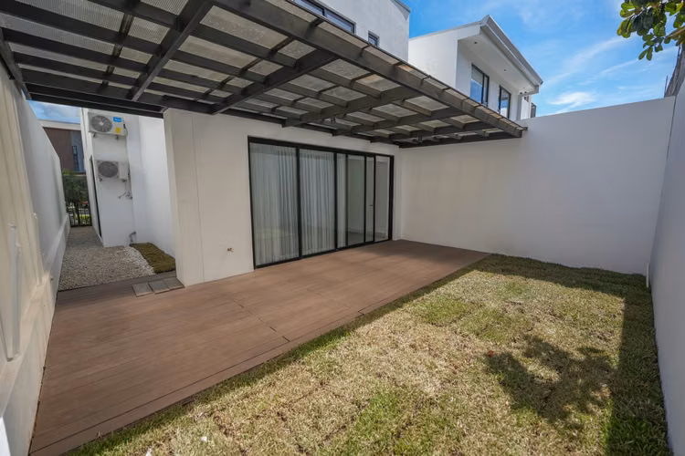 Santa Ana Boulevard | 220 m² | 3 habitaciones | Jardín y terraza - Imagen 6