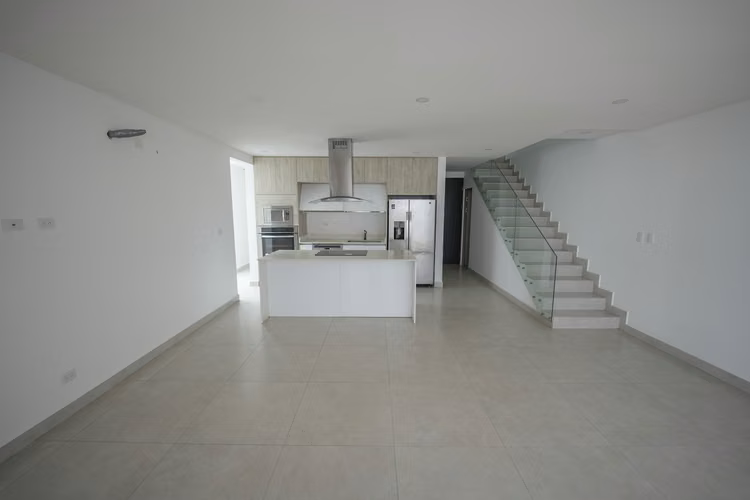 Santa Ana Boulevard | 220 m² | 3 habitaciones | Jardín y terraza - Imagen 4