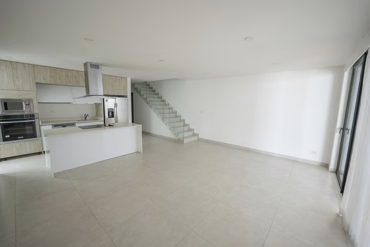 Santa Ana Boulevard | 220 m² | 3 habitaciones | Jardín y terraza - Imagen 5