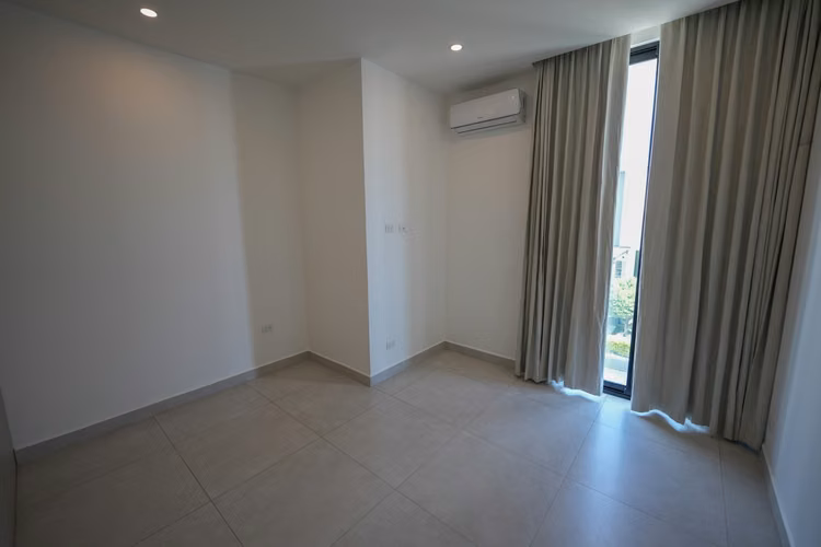 Santa Ana Boulevard | 220 m² | 3 habitaciones | Jardín y terraza - Imagen 7