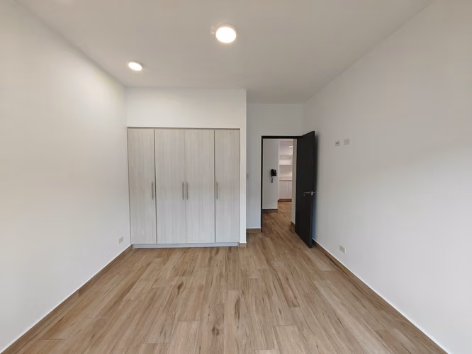 VENTA DE APARTAMENTO MODERNO EN ROHRMOSER