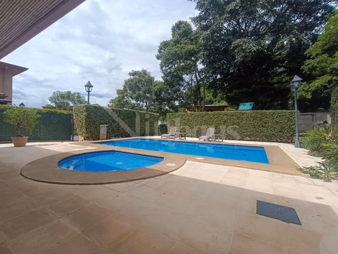 Venta de casa con habitación en primera planta en Brasil de Santa Ana