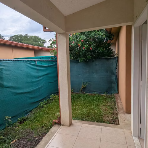 Casa en condominio en Terrazas del Oeste, 2 dormitorios, San Rafael de Alajuela.