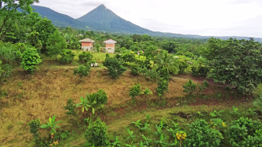 Lote de Altura con Vista al Volcán a 5 minutos de La Fortuna