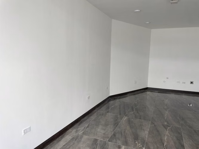 LOCAL COMERCIAL EN DESAMPARADOS – UBICACIÓN ESTRATÉGICA SOBRE AV. PRINCIPAL EN PRIMER PISO - Imagen 5
