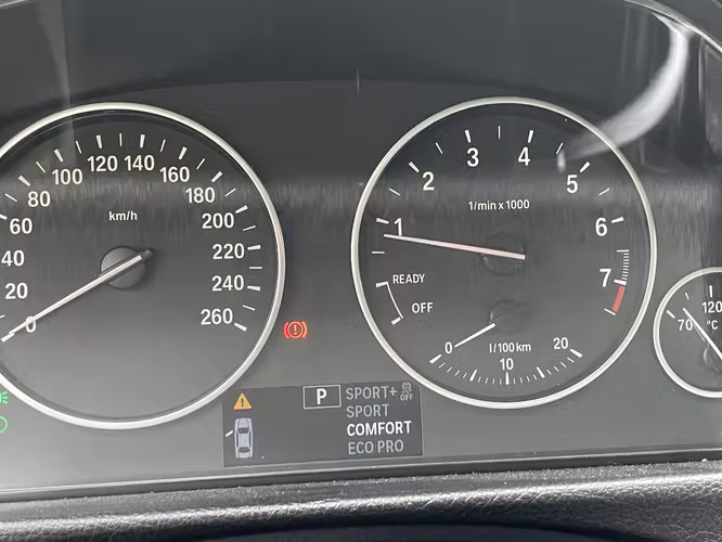 BMW 320i F30 2014 | CarPlay + Android Auto + Cámara de Reversa + Sport+ Programado | Rines 19” Staggered