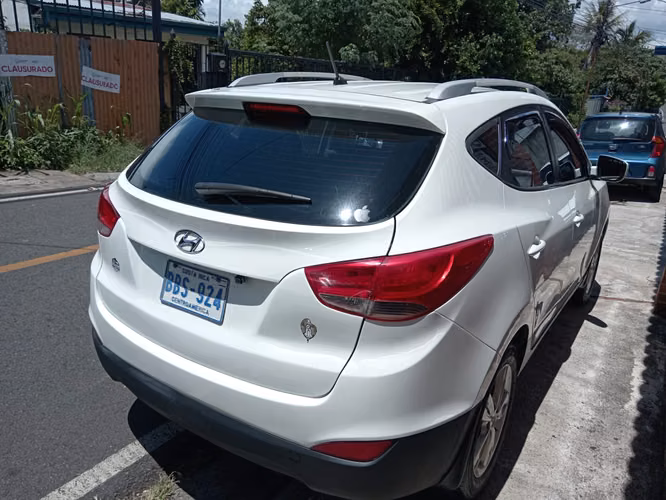HYUNDAI TUCSON GLS