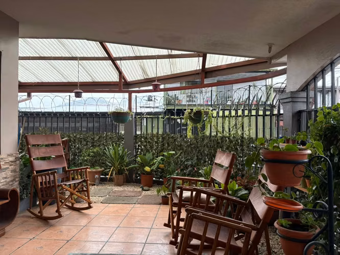 Casa Esquinera en Belgrano | Ideal para Vivienda, Consultorio, Oficina o Negocio - Imagen 2