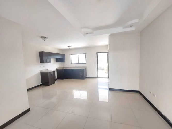 ALQUILER DE CASA INDEPENDIENTE UBICADA EN CONDOMINIO EL CORIS (CARTAGO) - Imagen 6