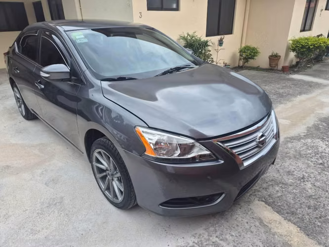 Nissan sentra en excelente estado
