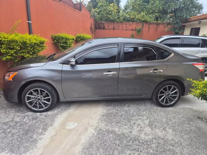 Nissan sentra en excelente estado