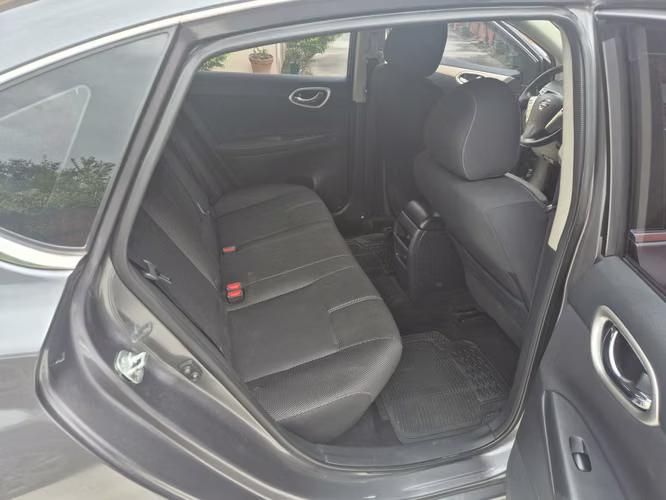 Nissan sentra en excelente estado