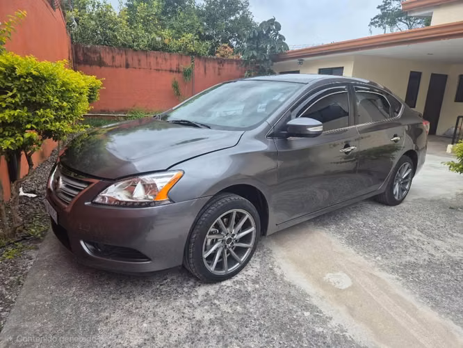 Nissan sentra en excelente estado