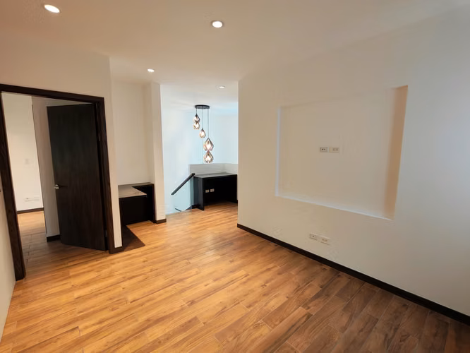 Se vende hermosa casa en Bello Horizonte de Escazú. Casas separadas. - Imagen 9