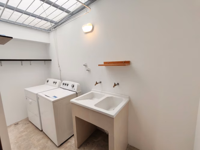 Se vende hermosa casa en Bello Horizonte de Escazú. Pocas filiales.
