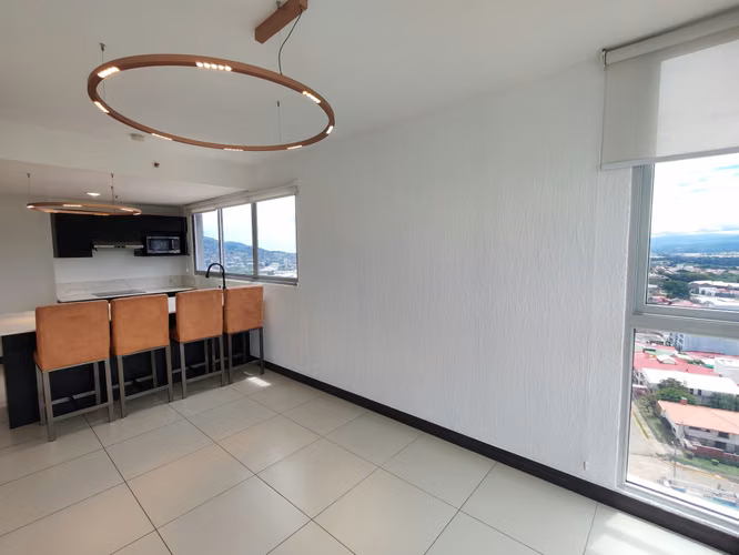 Se vende hermoso apartamento esquinero en Nunciatura. Piso alto.