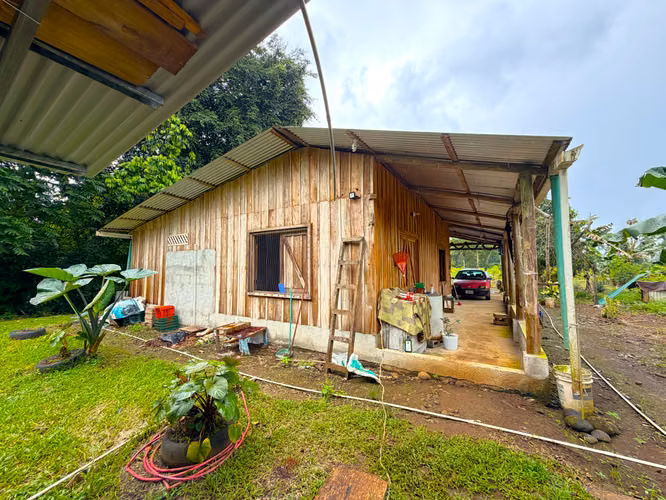 Terreno con Cabaña en Venta en La Fortuna | 14,300 m² | Vista al Volcán Arenal