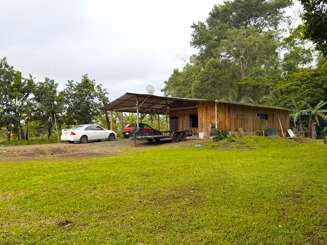 Terreno con Cabaña en Venta en La Fortuna | 14,300 m² | Vista al Volcán Arenal