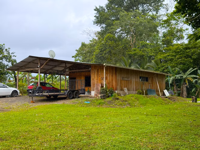 Terreno con Cabaña en Venta en La Fortuna | 14,300 m² | Vista al Volcán Arenal