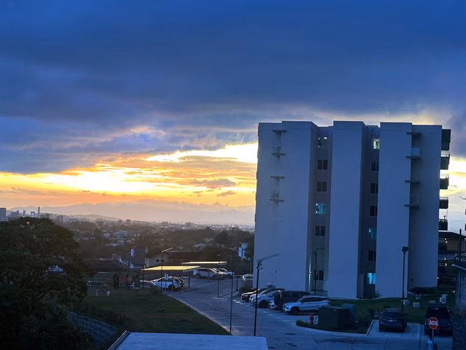 se vende apartamento en Curridabat