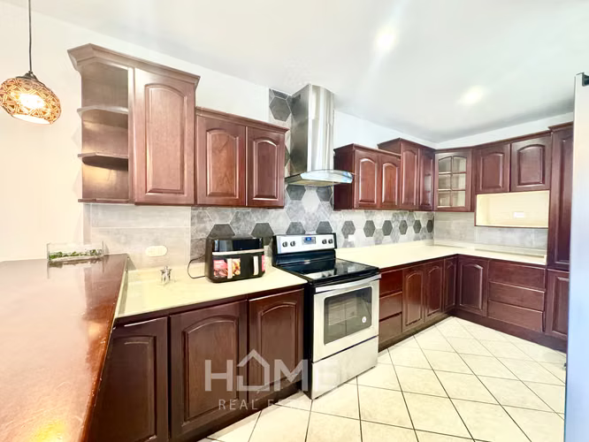 Alquiler de Casa en Escazú INCLUYE LINEA BLANCA cerca del Multiplaza $1350 - Imagen 5