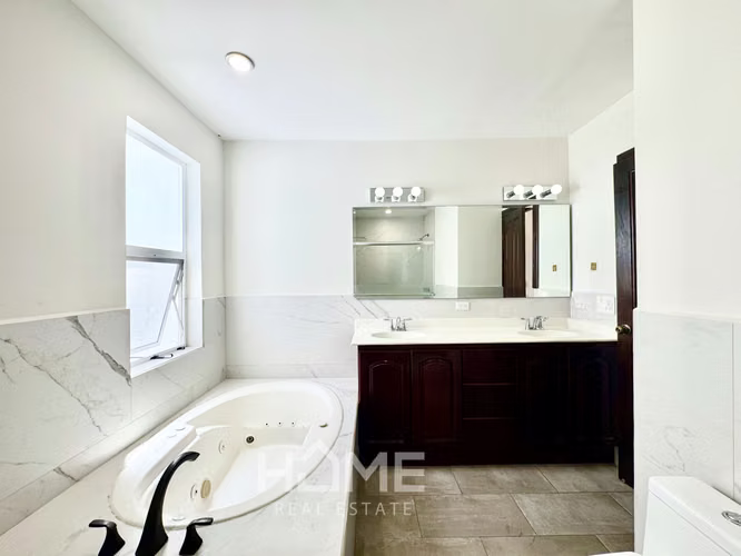 Alquiler de Casa en Escazú INCLUYE LINEA BLANCA cerca del Multiplaza $1350 - Imagen 11