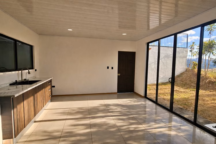 Prima solo de 700 mil colones-Casa Para estrenar en San Gabriel de Aserrí-1