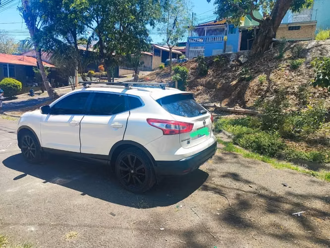 Nissan Qashqai Exclusive 2018 4x4 Automático GLP - Imagen 2