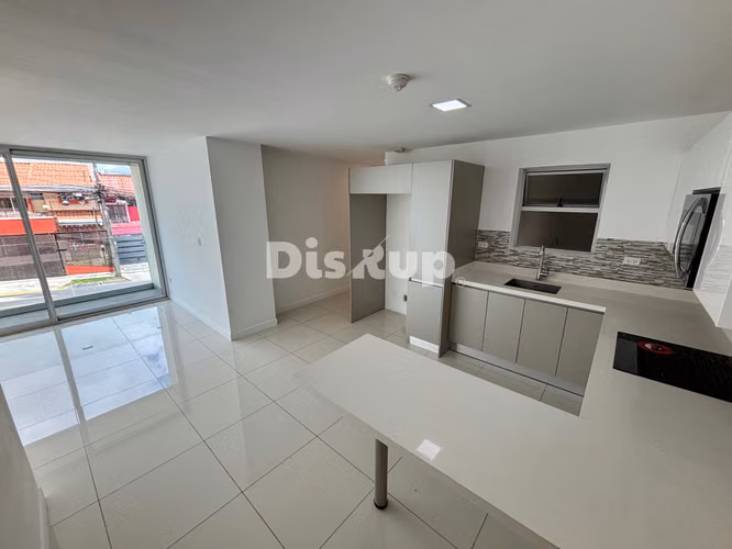 Amplio y moderno apartamento de 3 hab. 115 m2. Sabanilla, Montes de Oca