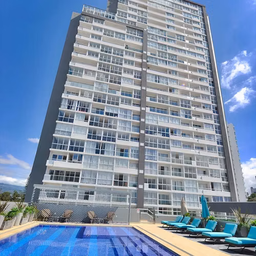 APARTAMENTO AMUEBLADO EN U NUNCIATURA | 1 HABITACIÓN, PARQUEO Y AMENIDADES |SABANA/ROHRMOSER. - Imagen 2