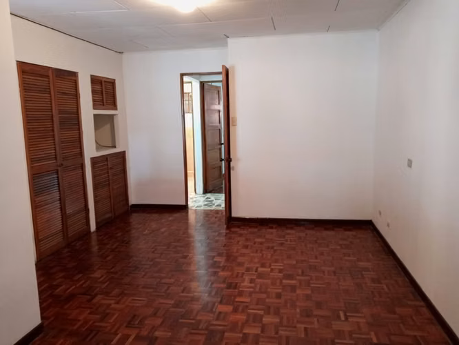  Alquiler de amplia casa en La Pacífica, San Francisco de Dos Ríos