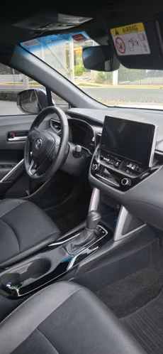 Toyota Corolla Cross Híbrido 2023 | 17.500 km | Sunroof + cuero