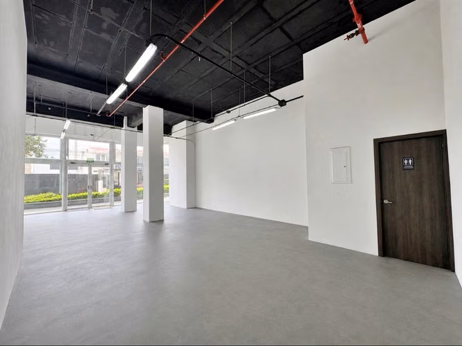 Commercial Double-Height Space for Rent, Paseo Colón. (MN)