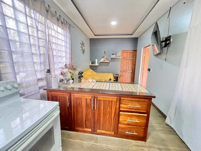 SE VENDE CASA en Santa Barbara de Heredia SPM