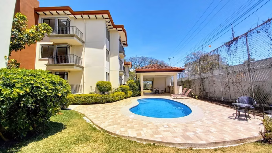 Santa Ana - Alquiler de Amplio Apartamento - Imagen 15
