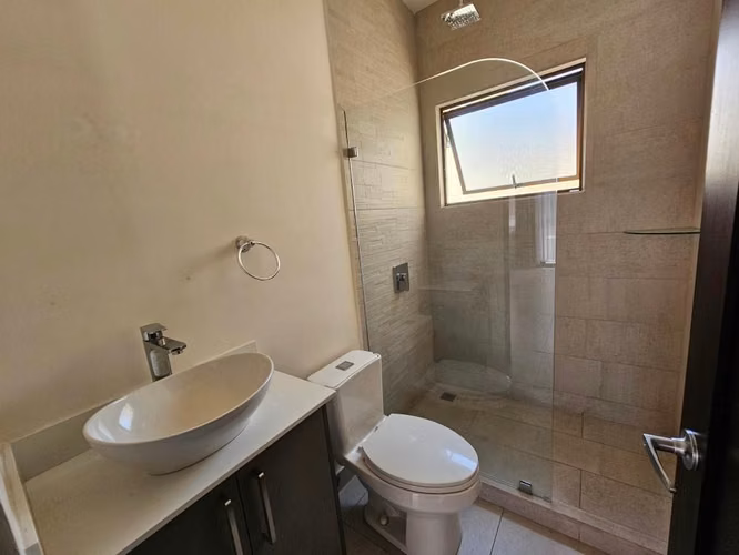 Santa Ana - Alquiler de Amplio Apartamento - Imagen 10