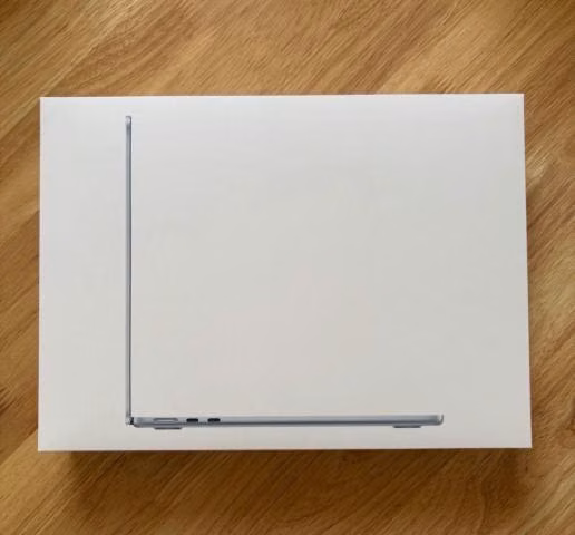 NUEVA MacBook AIR M5 SSD 512 Gb y 16 Gb RAM Teclado En Español. NUEVA Y SELLADA 1 Año De Garantía Color SKY BLUE
