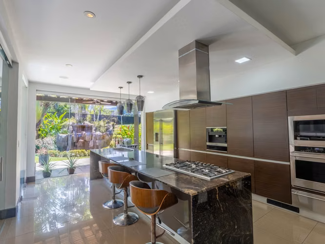 VENTA DE CASA EN HACIENDA LINDORA CON LINEA BLANCA