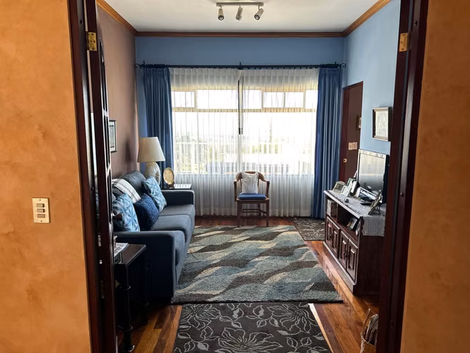 Exclusiva propiedad con vistas y piscina en San Isidro de Heredia