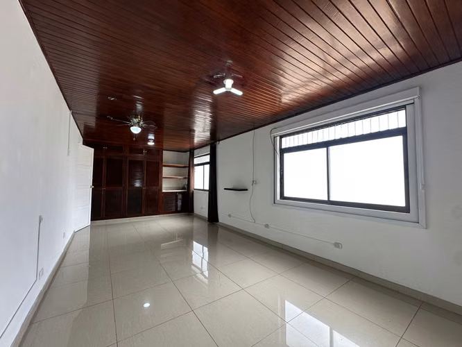 VENTA DE CASA PARA INVERSION EN ROHRMOSER CON USO MIXTO