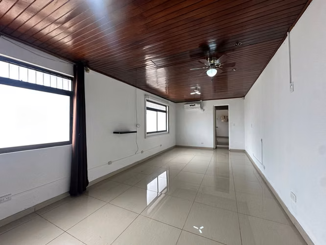 VENTA DE CASA PARA INVERSION EN ROHRMOSER CON USO MIXTO