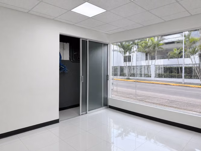 Local en Edificio comercial,  Alquiler en Paseo Colón con 274 m² - Imagen 12