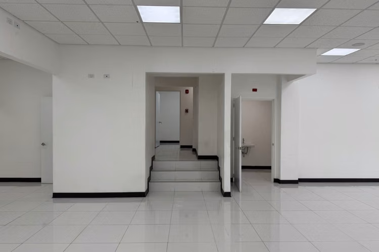 Local en Edificio comercial,  Alquiler en Paseo Colón con 274 m² - Imagen 11
