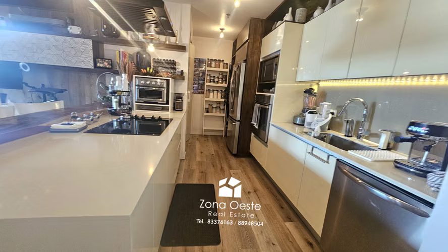OPORTUNIDAD! EXCLUSIVO APARTAMENTO EN VENTA CON ESPECTACULAR TERRAZA EN ESCAZÚ VILLAGE - Imagen 8