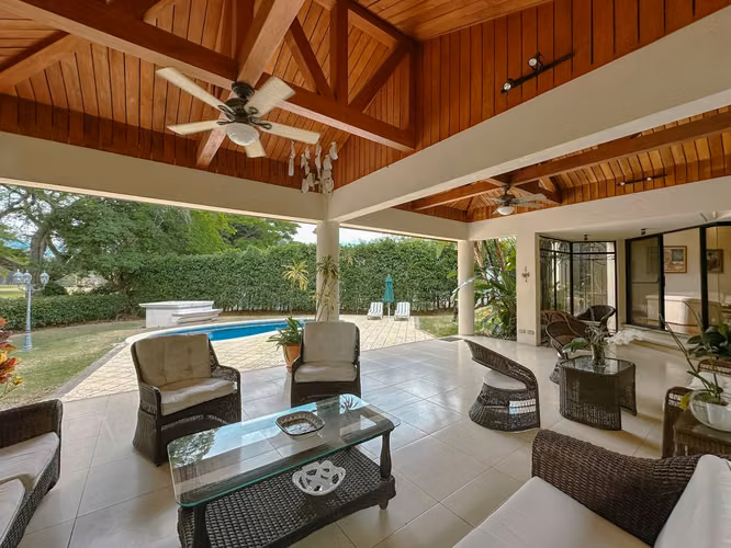 VENTA DE CASA EN VALLE DEL SOL CON VISTA AL GOLF - Imagen 9